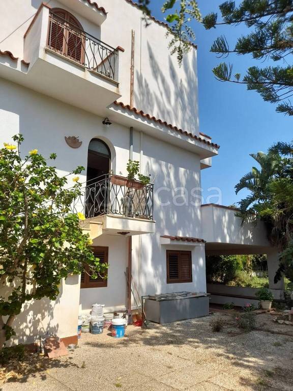 casa indipendente in vendita a Carini in zona Villagrazia di Carini