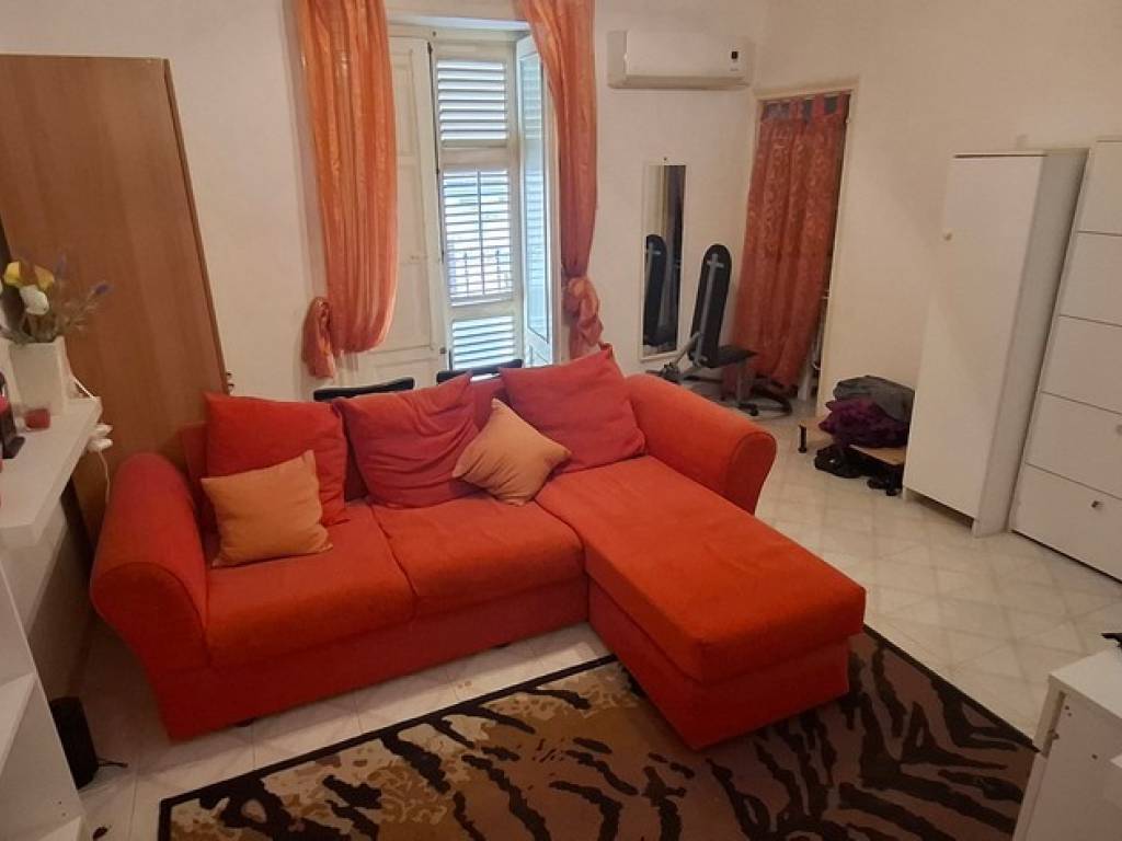 intera palazzina in vendita a Carini