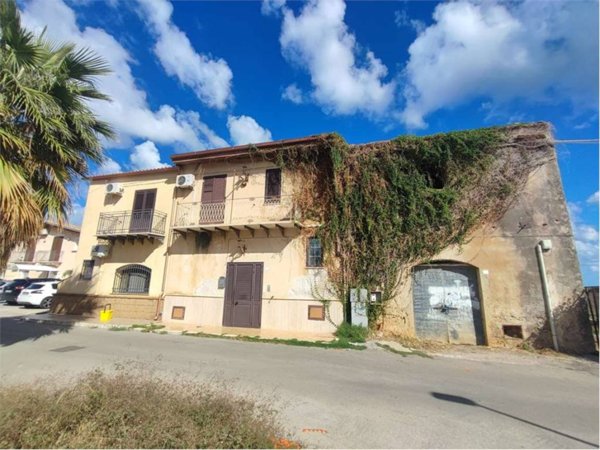 casa indipendente in vendita a Carini