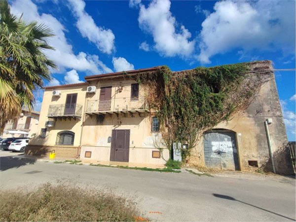 casa indipendente in vendita a Carini