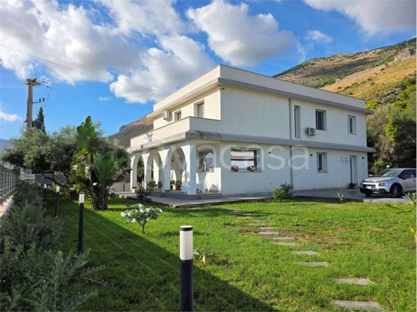 casa indipendente in vendita a Carini in zona Villagrazia di Carini