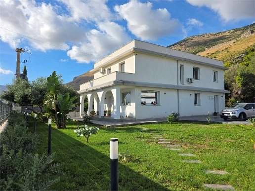 casa indipendente in vendita a Carini in zona Villagrazia di Carini