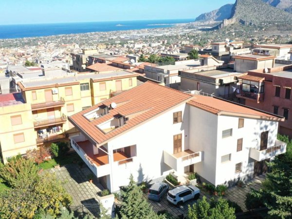 casa indipendente in vendita a Carini