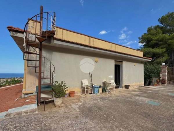 casa indipendente in vendita a Carini