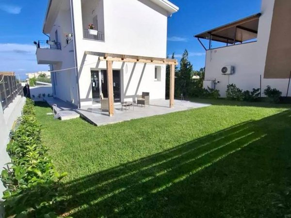 casa indipendente in vendita a Carini