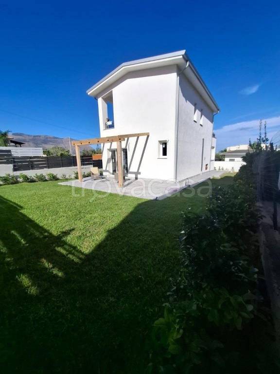 casa indipendente in vendita a Carini