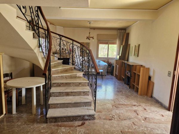 casa indipendente in vendita a Carini in zona Piraineto