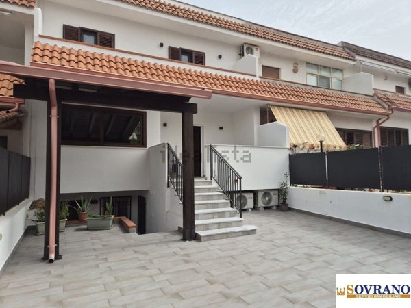 casa indipendente in vendita a Carini