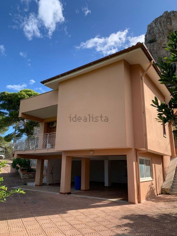 casa indipendente in vendita a Carini