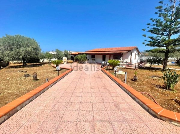 casa indipendente in vendita a Carini