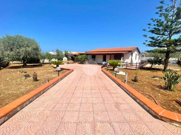 casa indipendente in vendita a Carini