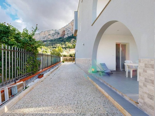 casa indipendente in vendita a Carini