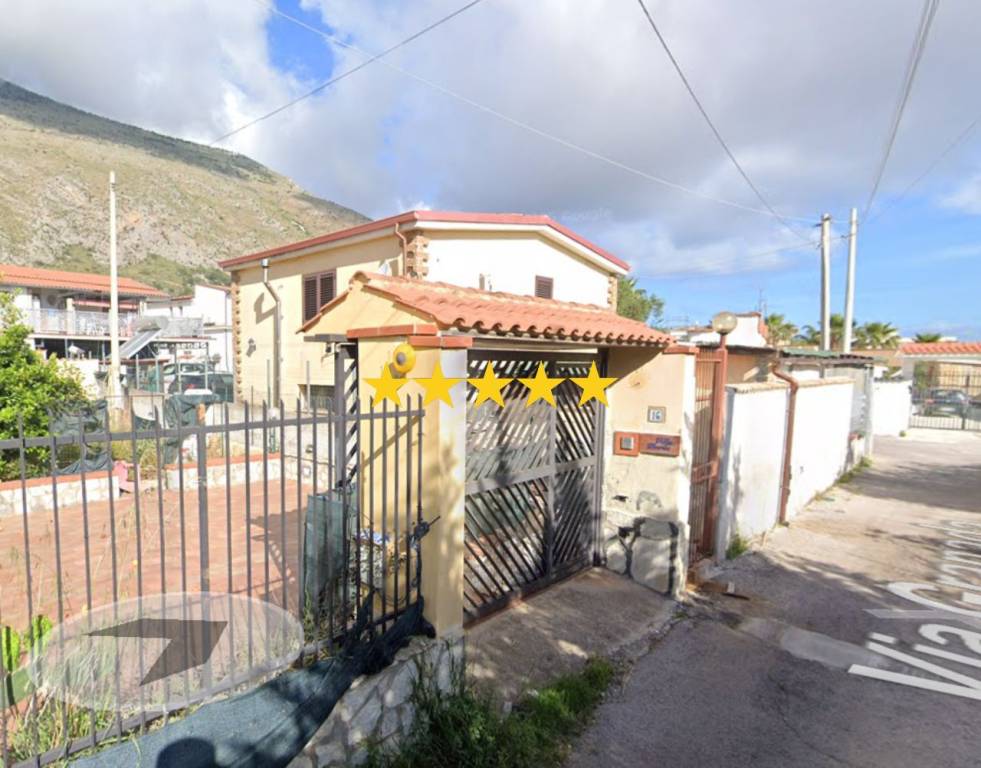 casa indipendente in vendita a Carini