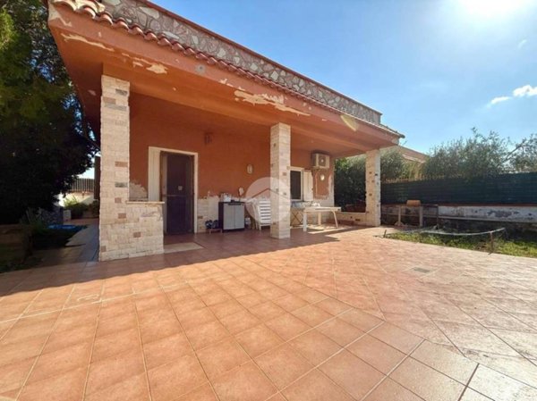 casa indipendente in vendita a Carini