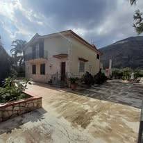 casa indipendente in vendita a Carini