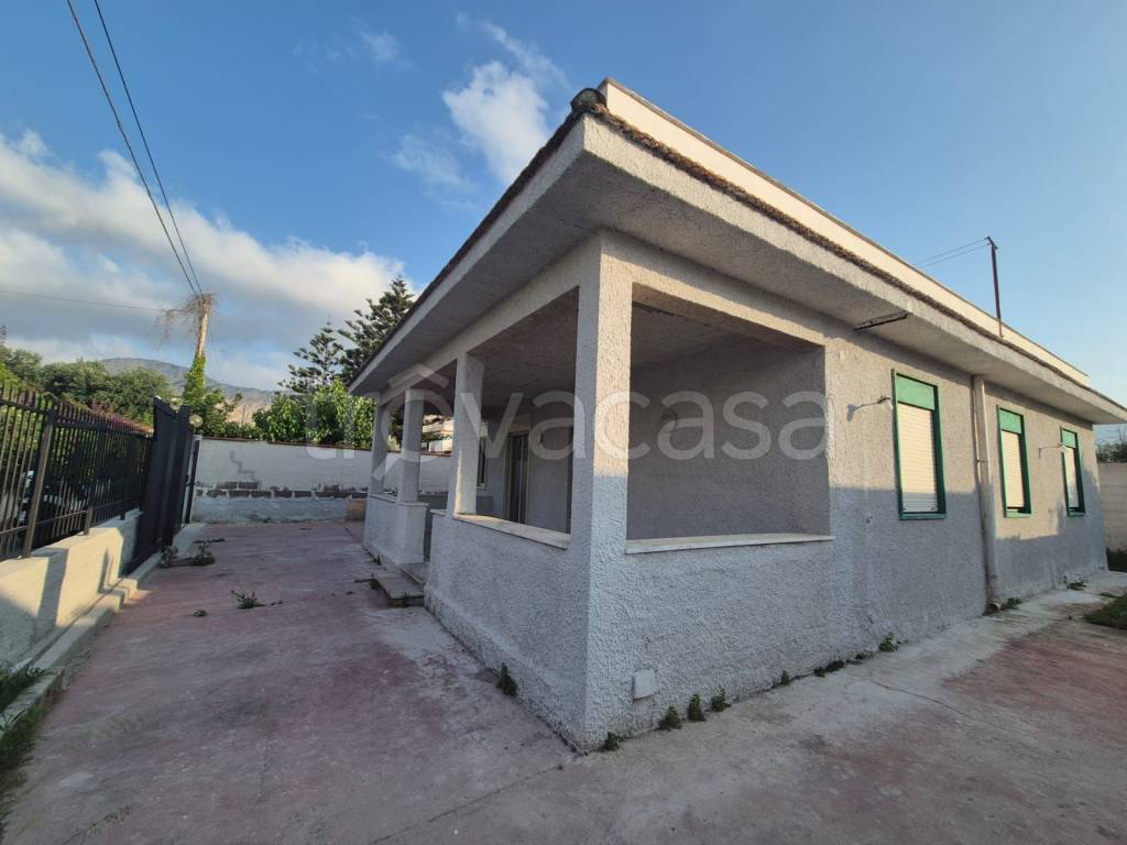 casa indipendente in vendita a Carini