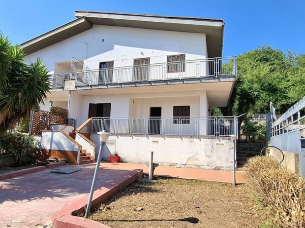 casa indipendente in vendita a Carini