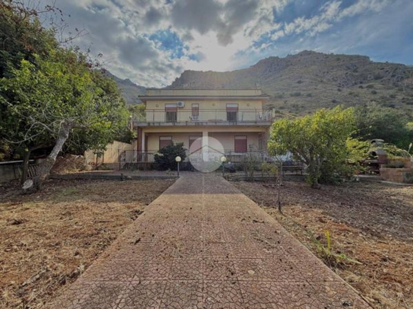 casa indipendente in vendita a Carini