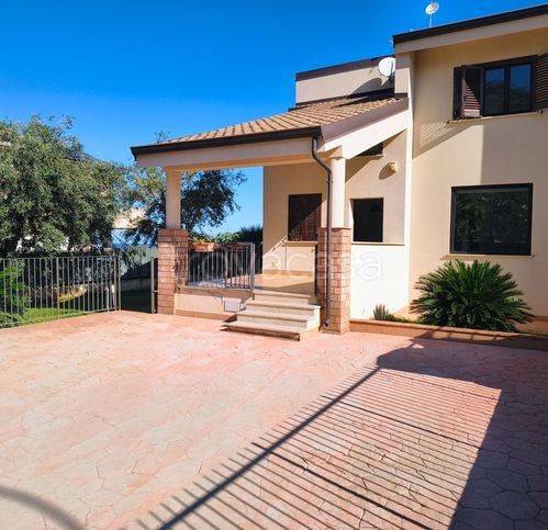 casa indipendente in vendita a Carini in zona Villagrazia di Carini