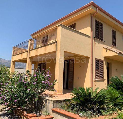 casa indipendente in vendita a Carini