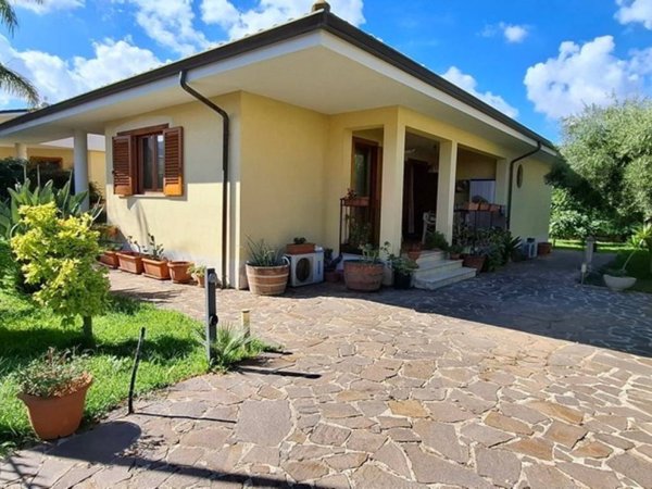 casa indipendente in vendita a Carini