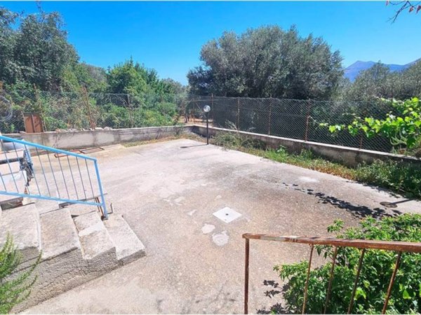 casa indipendente in vendita a Carini