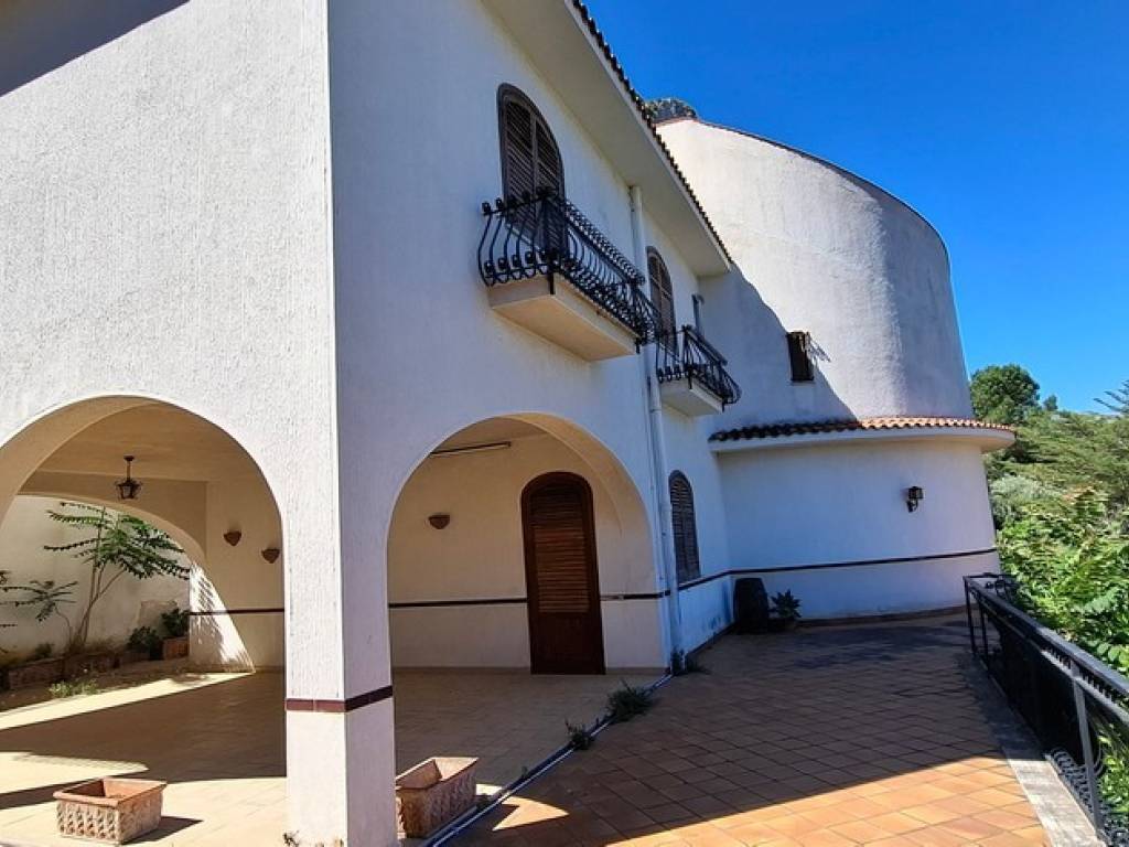 casa indipendente in vendita a Carini