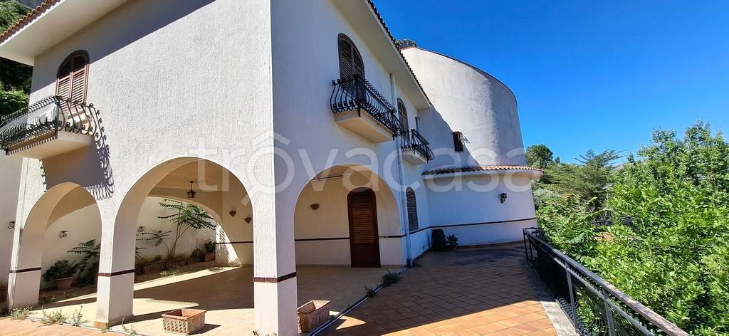 casa indipendente in vendita a Carini