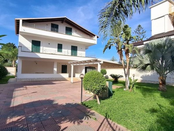 casa indipendente in vendita a Carini