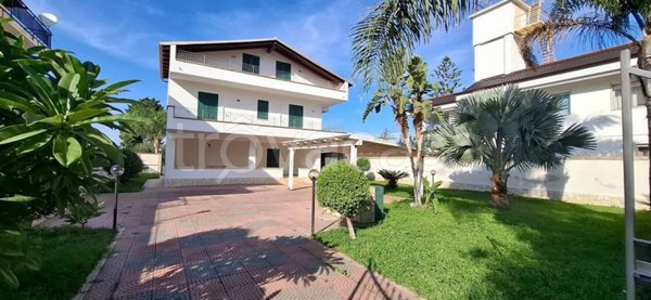 casa indipendente in vendita a Carini