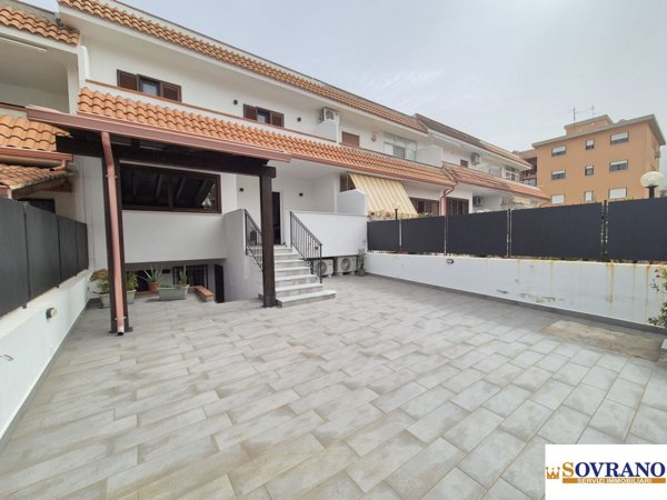 casa indipendente in vendita a Carini