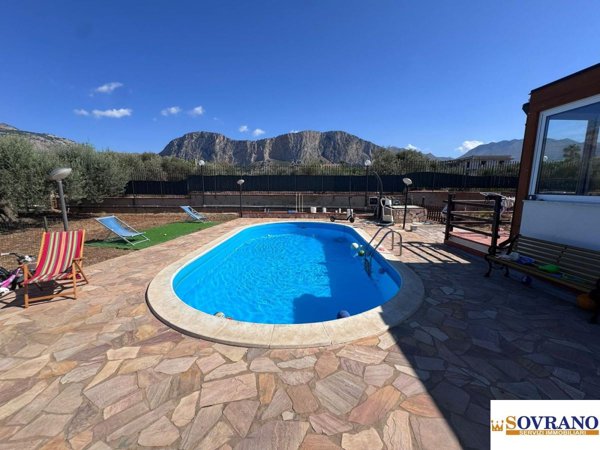 casa indipendente in vendita a Carini