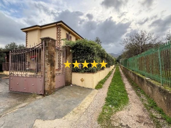 casa indipendente in vendita a Carini