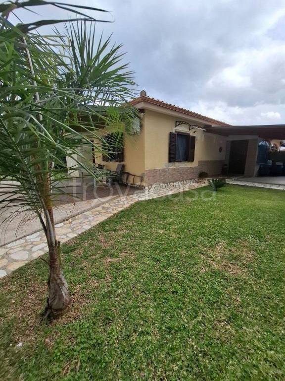 casa indipendente in vendita a Carini