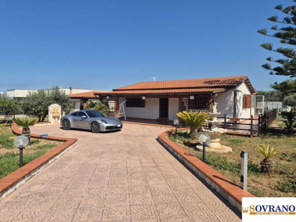 casa indipendente in vendita a Carini