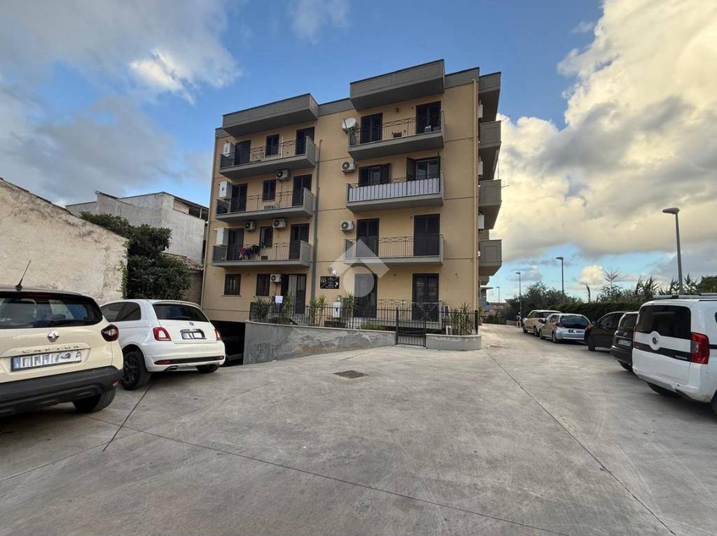 negozio in vendita a Carini