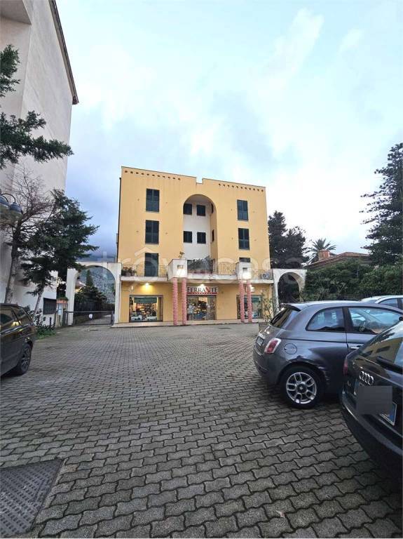 negozio in vendita a Carini