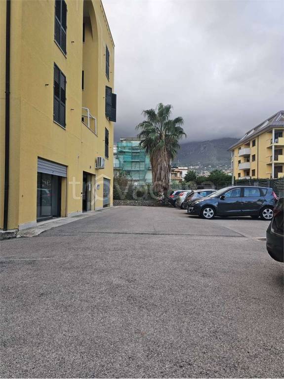 negozio in vendita a Carini