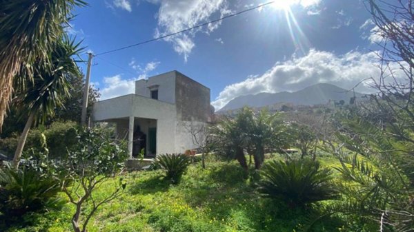 casa indipendente in vendita a Carini