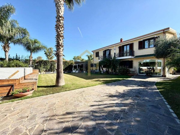 casa indipendente in vendita a Carini