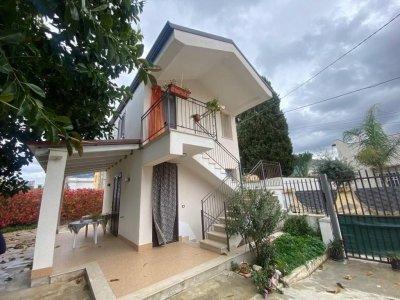 casa indipendente in vendita a Carini