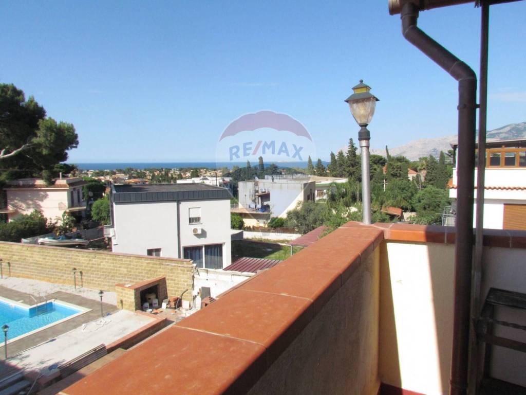 casa indipendente in vendita a Carini in zona Villagrazia di Carini