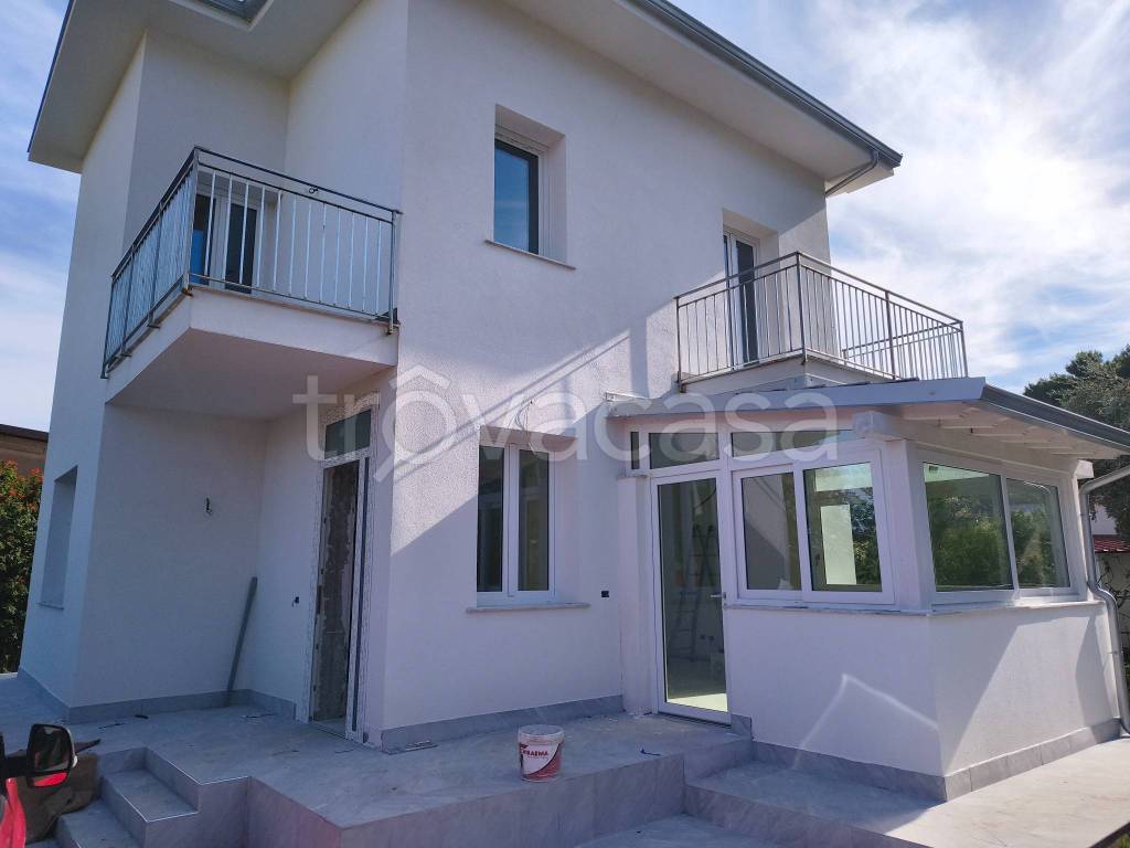 casa indipendente in vendita a Carini in zona Piraineto