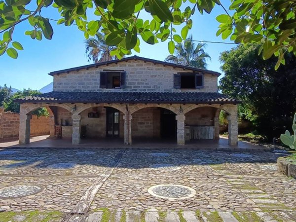 casa indipendente in vendita a Carini in zona Villagrazia di Carini