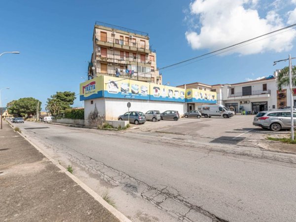 negozio in vendita a Carini