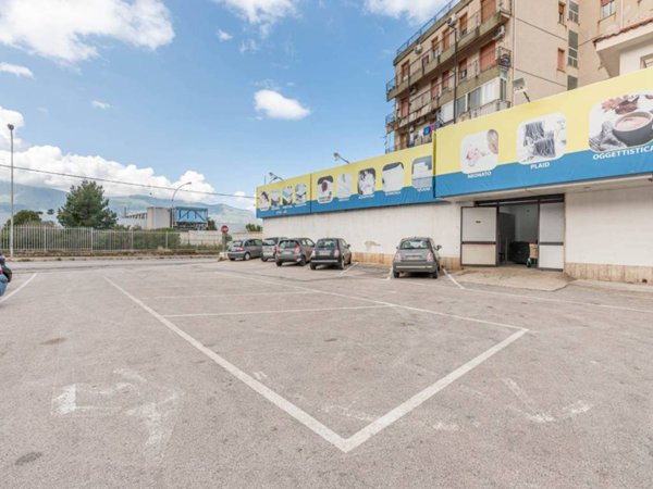 negozio in vendita a Carini