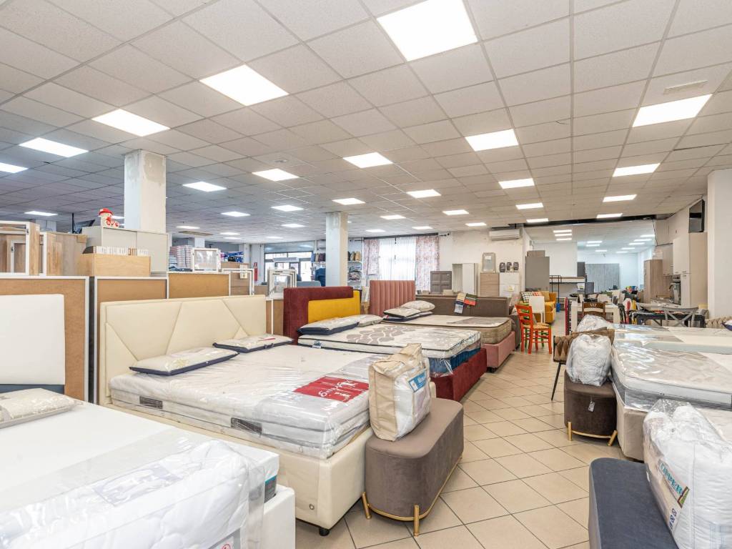 negozio in vendita a Carini