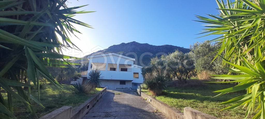 casa indipendente in vendita a Carini