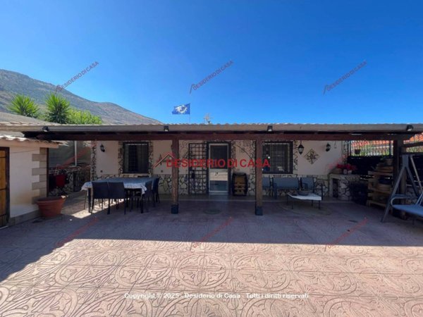 casa indipendente in vendita a Carini