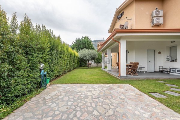 casa indipendente in vendita a Carini